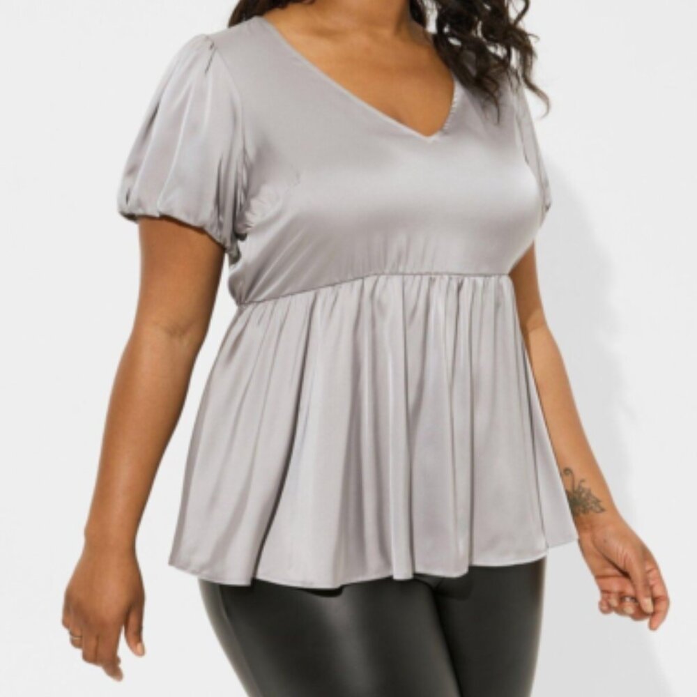Torrid Satin V-Neck Puff Short Sleeve Blouse Gray Women's Plus Size 2X